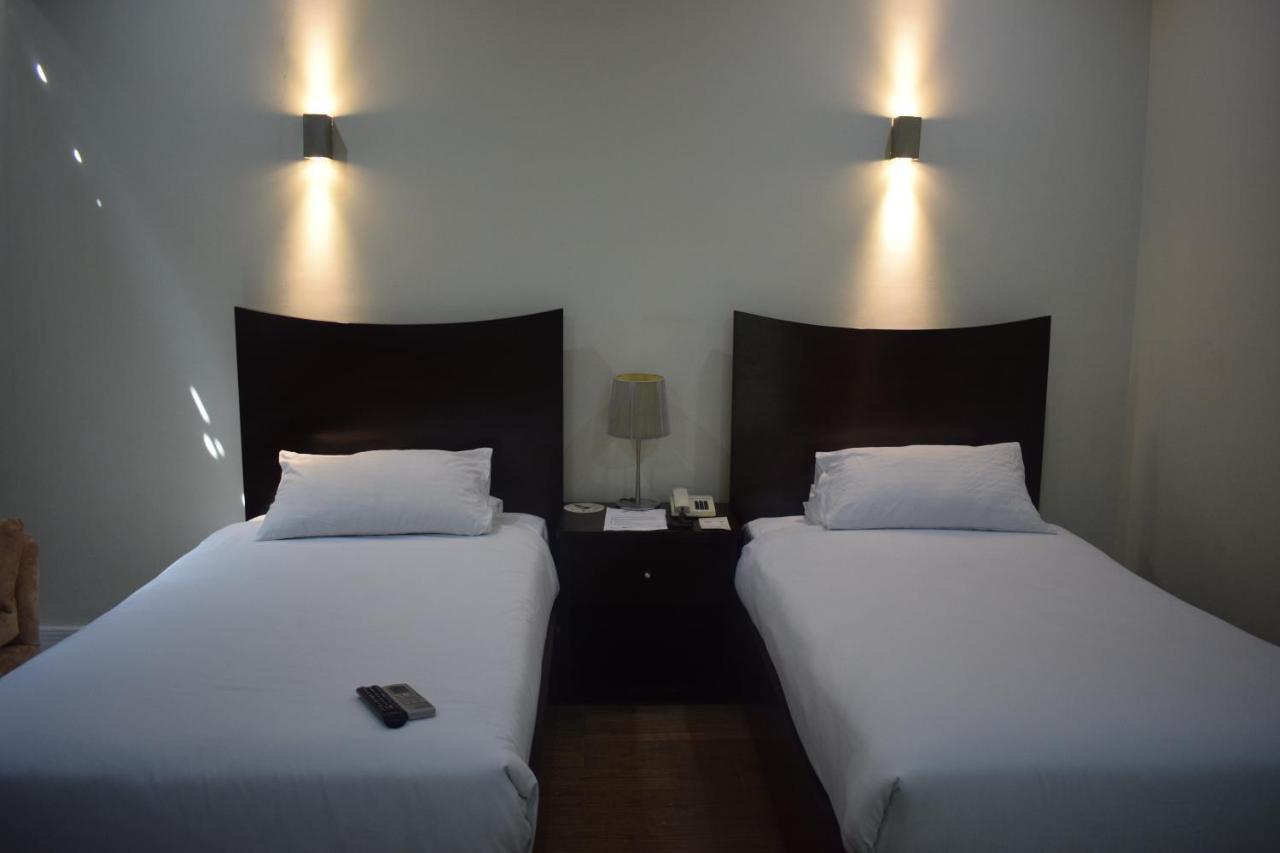 Hotel Akbars Kinara Sijalkot Zewnętrze zdjęcie